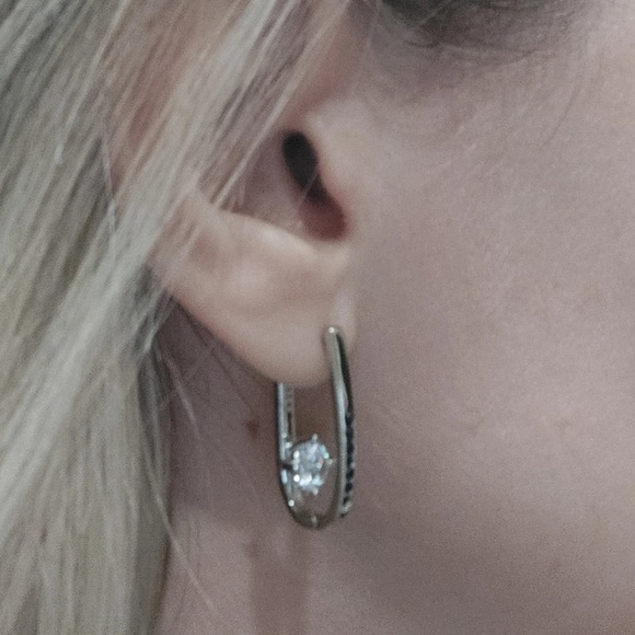 🌟 Sterling Silver Elegant Unique Diamond Earrings - Picture 6 of 6